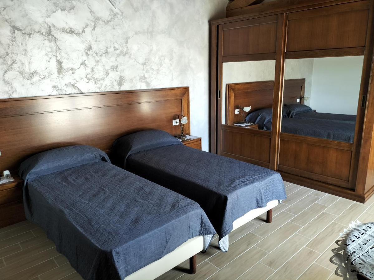 Agriturismo Dipinto Dal Sole ปาดูลา ภายนอก รูปภาพ
