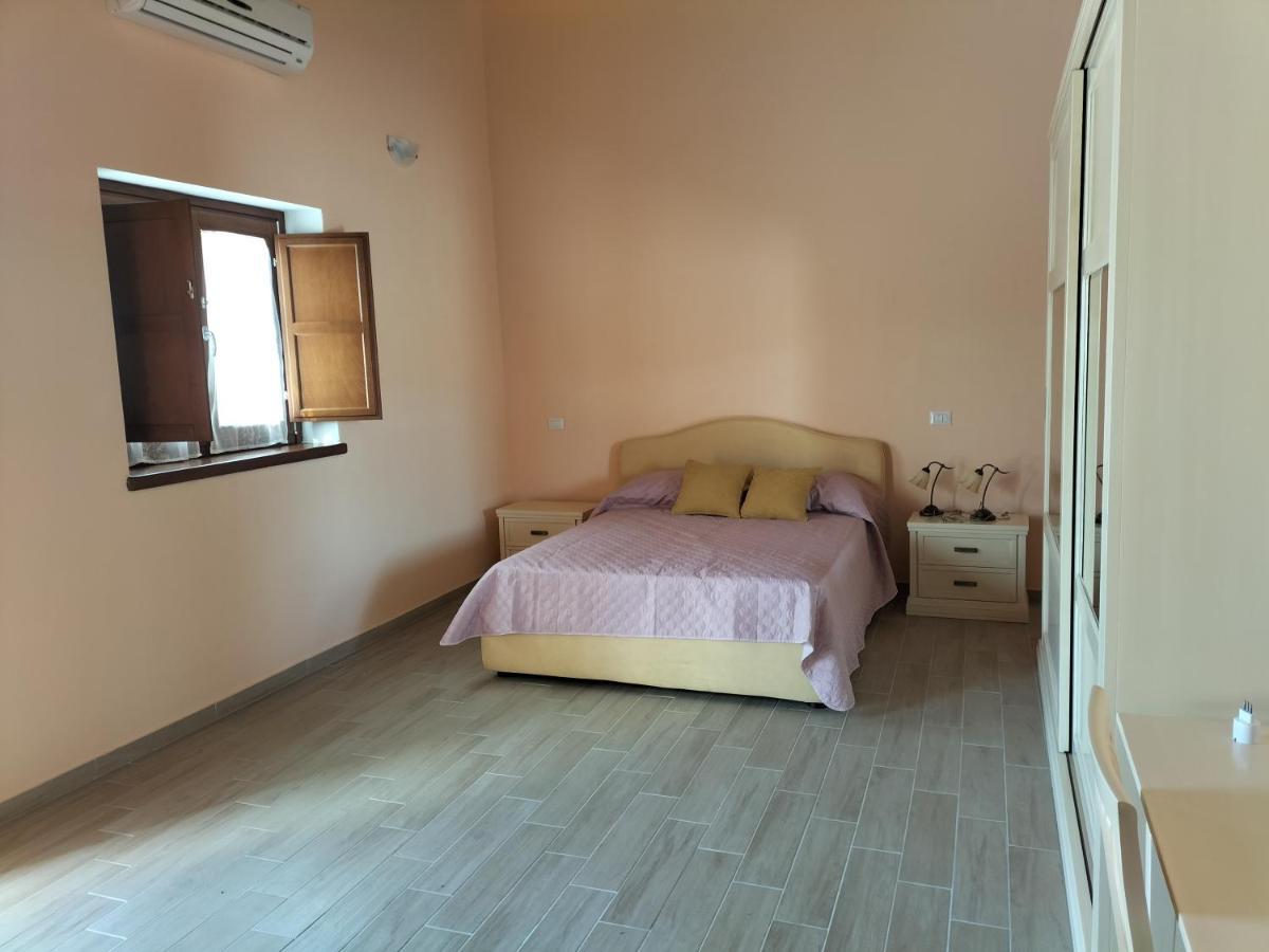 Agriturismo Dipinto Dal Sole ปาดูลา ภายนอก รูปภาพ