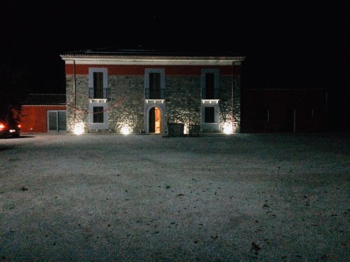 Agriturismo Dipinto Dal Sole ปาดูลา ภายนอก รูปภาพ
