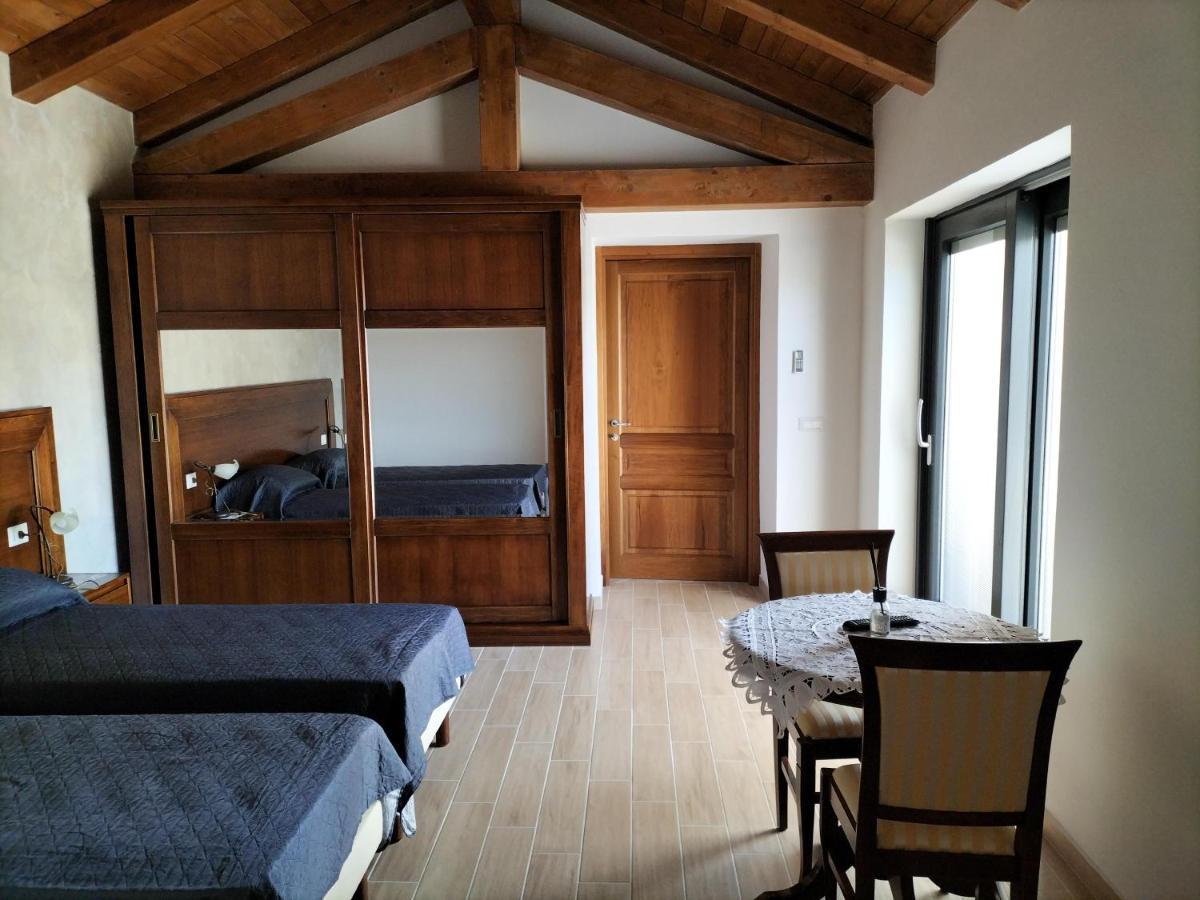 Agriturismo Dipinto Dal Sole ปาดูลา ภายนอก รูปภาพ