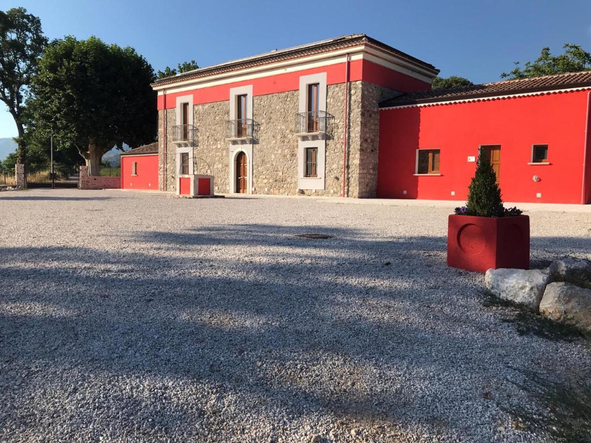 Agriturismo Dipinto Dal Sole ปาดูลา ภายนอก รูปภาพ