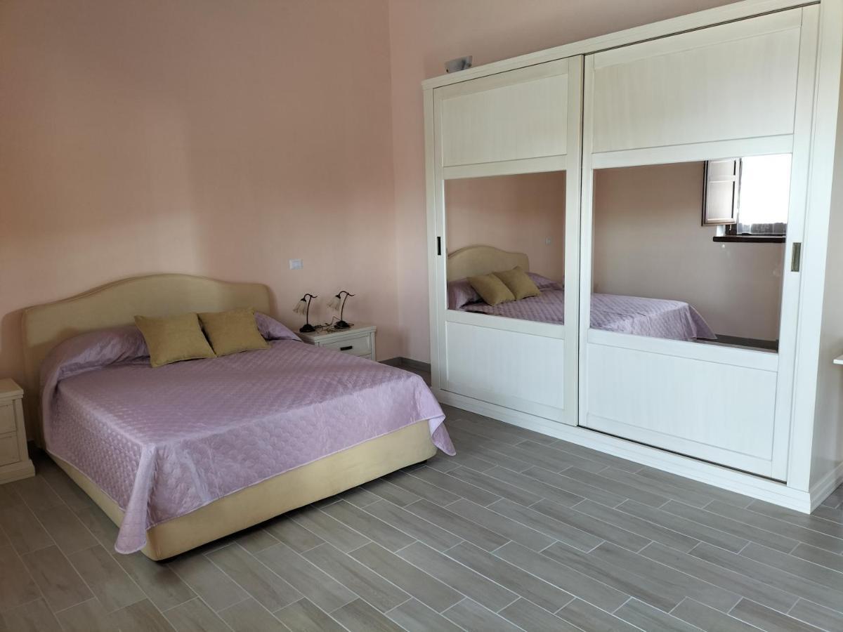 Agriturismo Dipinto Dal Sole ปาดูลา ภายนอก รูปภาพ